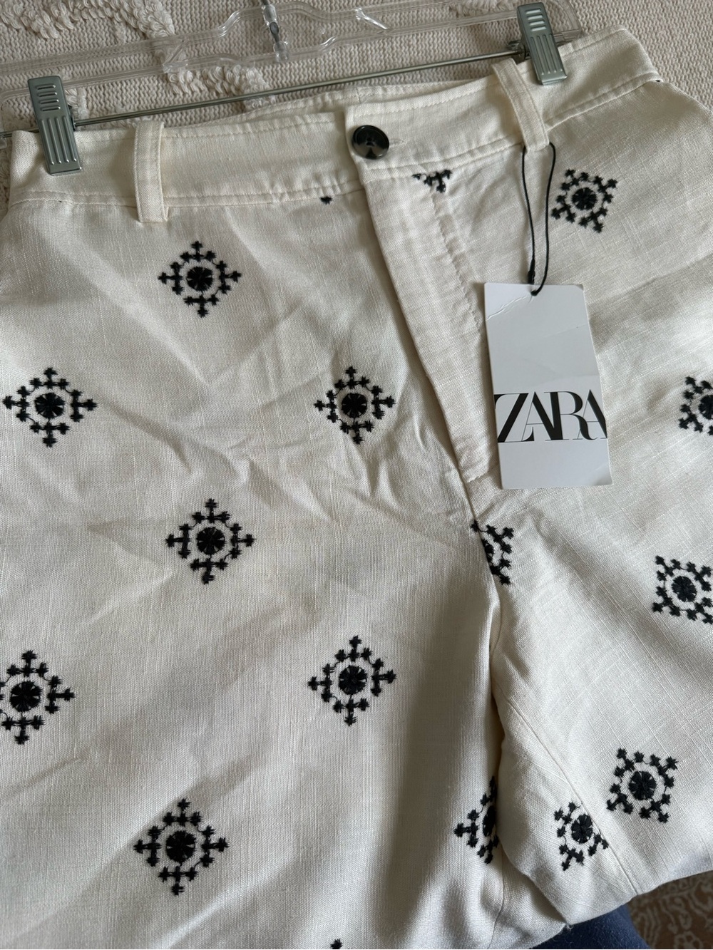 ZARA Cream Pants with Embroidery - Picture 6 of 8
